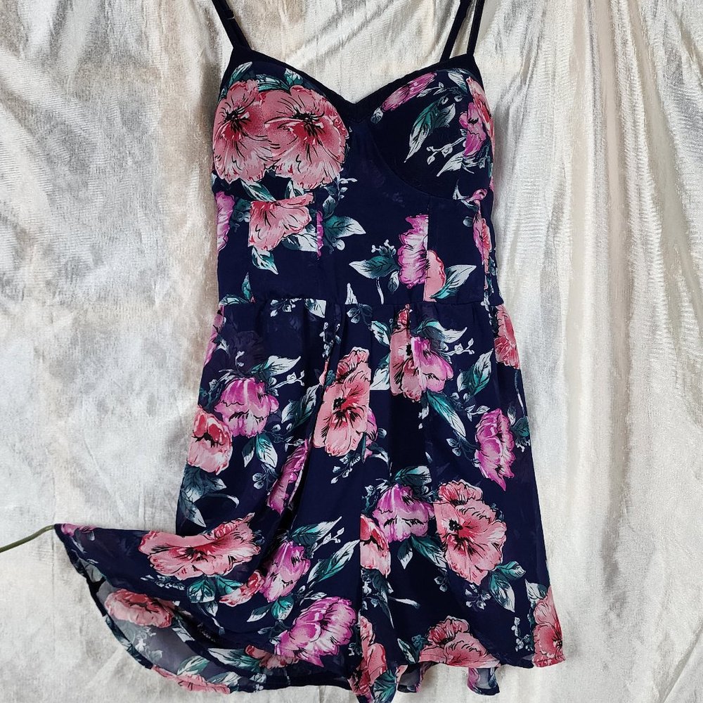 Pre-Loved Exhilaration Size Small Women's Floral Bustier Romper fully lined - Picture 1 of 13